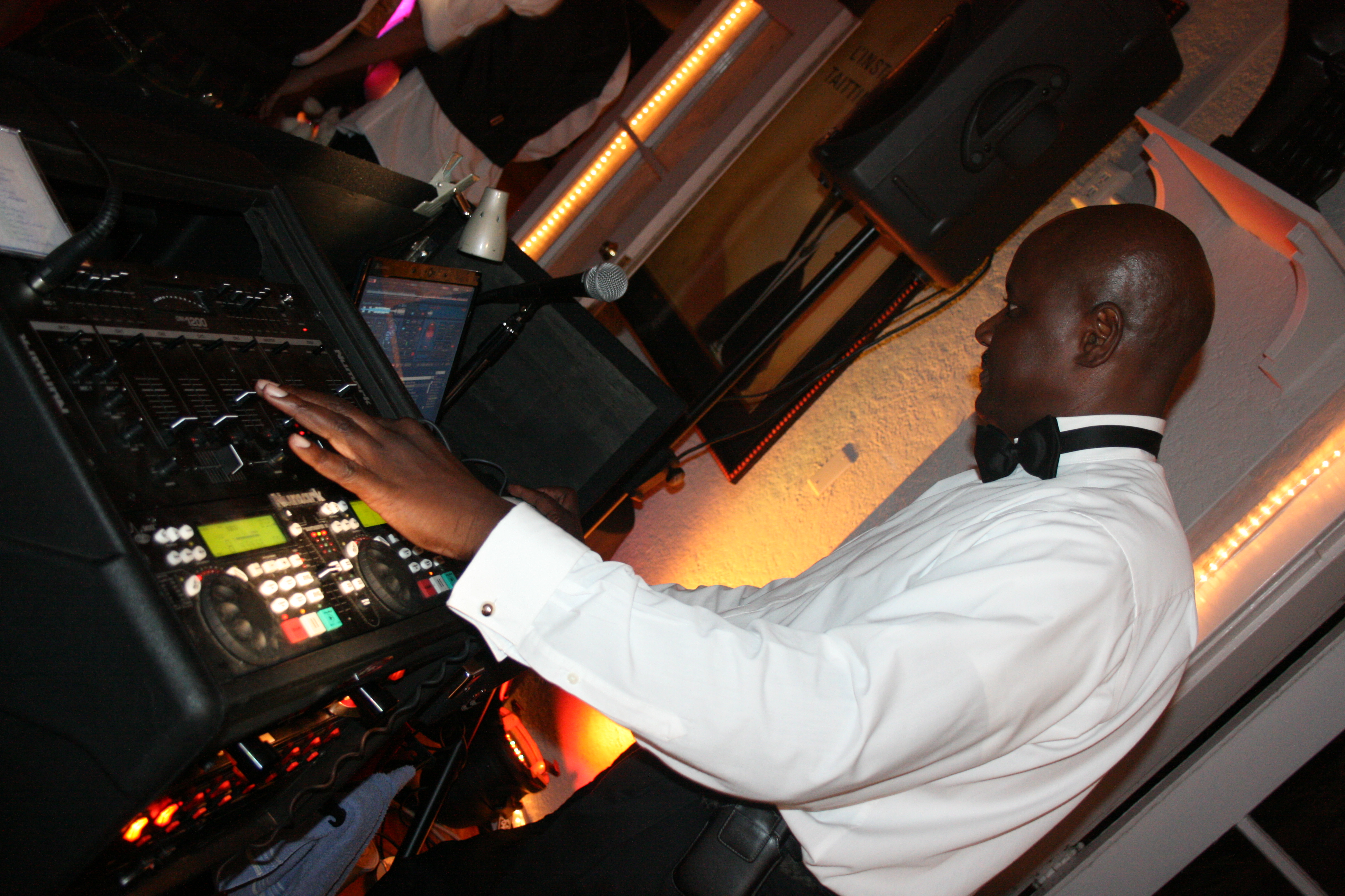 cedric freeman mobile music video dj elk grove ca 3